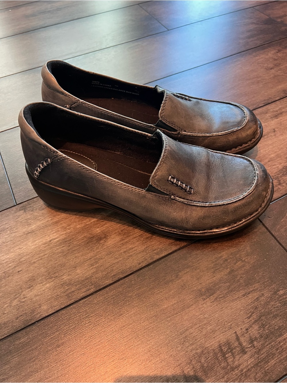 Clarks Aritsan Slip-On Leather Loafers in Dark Gray